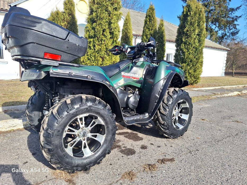 Продам квадроцикл Kavasaki 750
