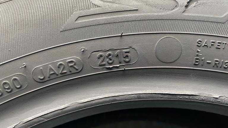 oL.8103 Opony 185/60R15 Dunlop SP Sport 01 4szt RUDA ŚLĄSKA