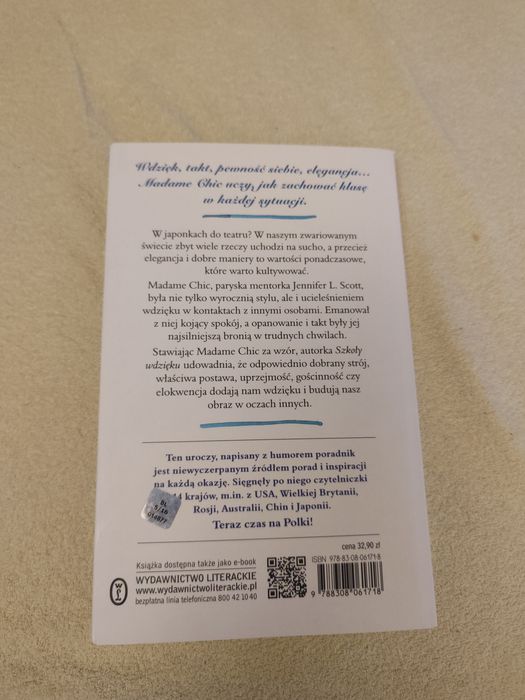Szkoła wdzięku Madame Chic - Jennifer L. Scott jak być damą