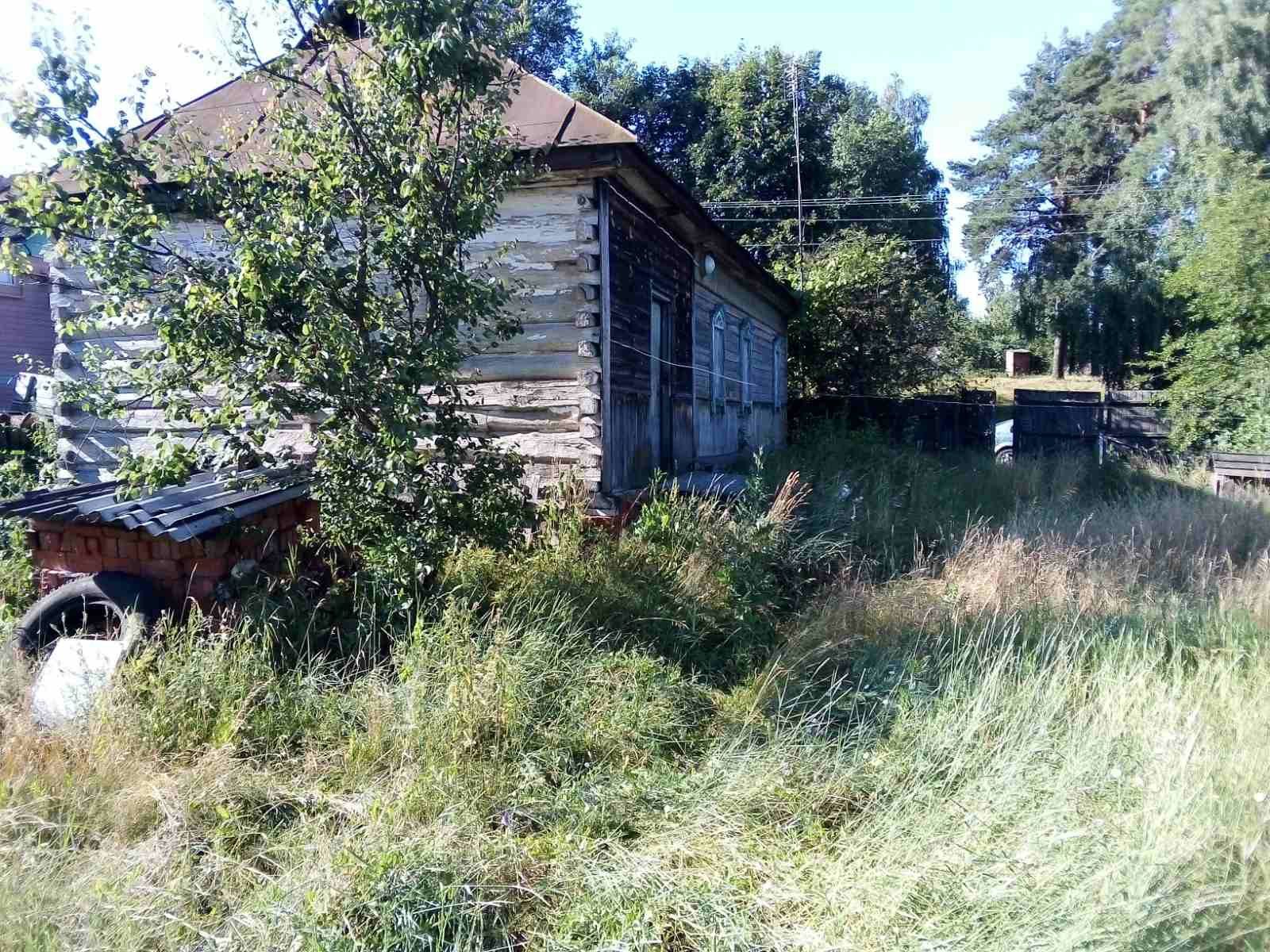 Продам земельну ділянку в смт. Короп, є будинок