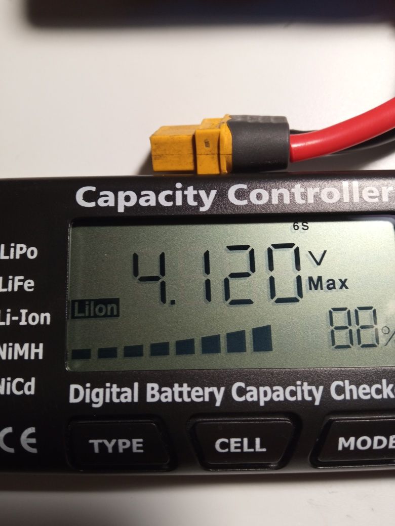 CellMeter 7  цифровий тестер для аккумуляторів LiPo, LiFe, Li-ion