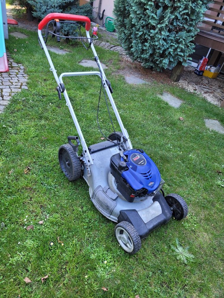 Kosiarka spalinowa z napędem i silnikiem Briggs Stratton