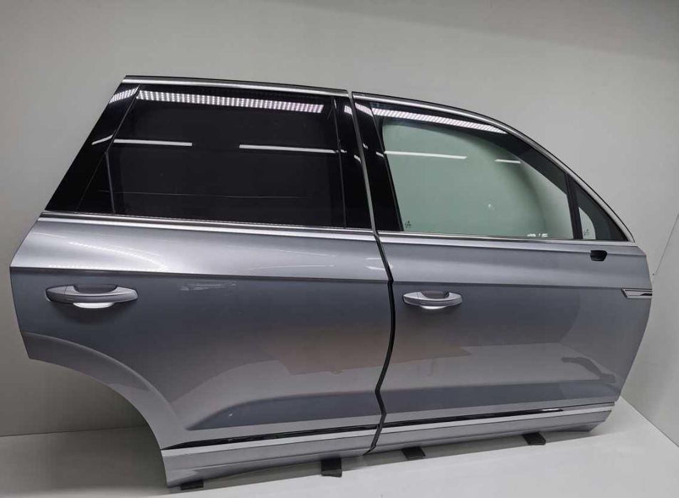 Дверь правая левая Volkswagen Touareg 3 разборка розборка Тоуарег