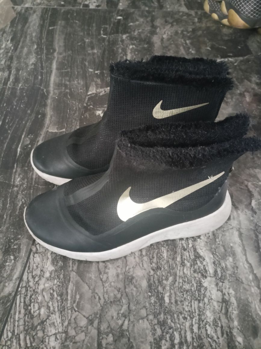 Sprzedam ocieplane buty nike