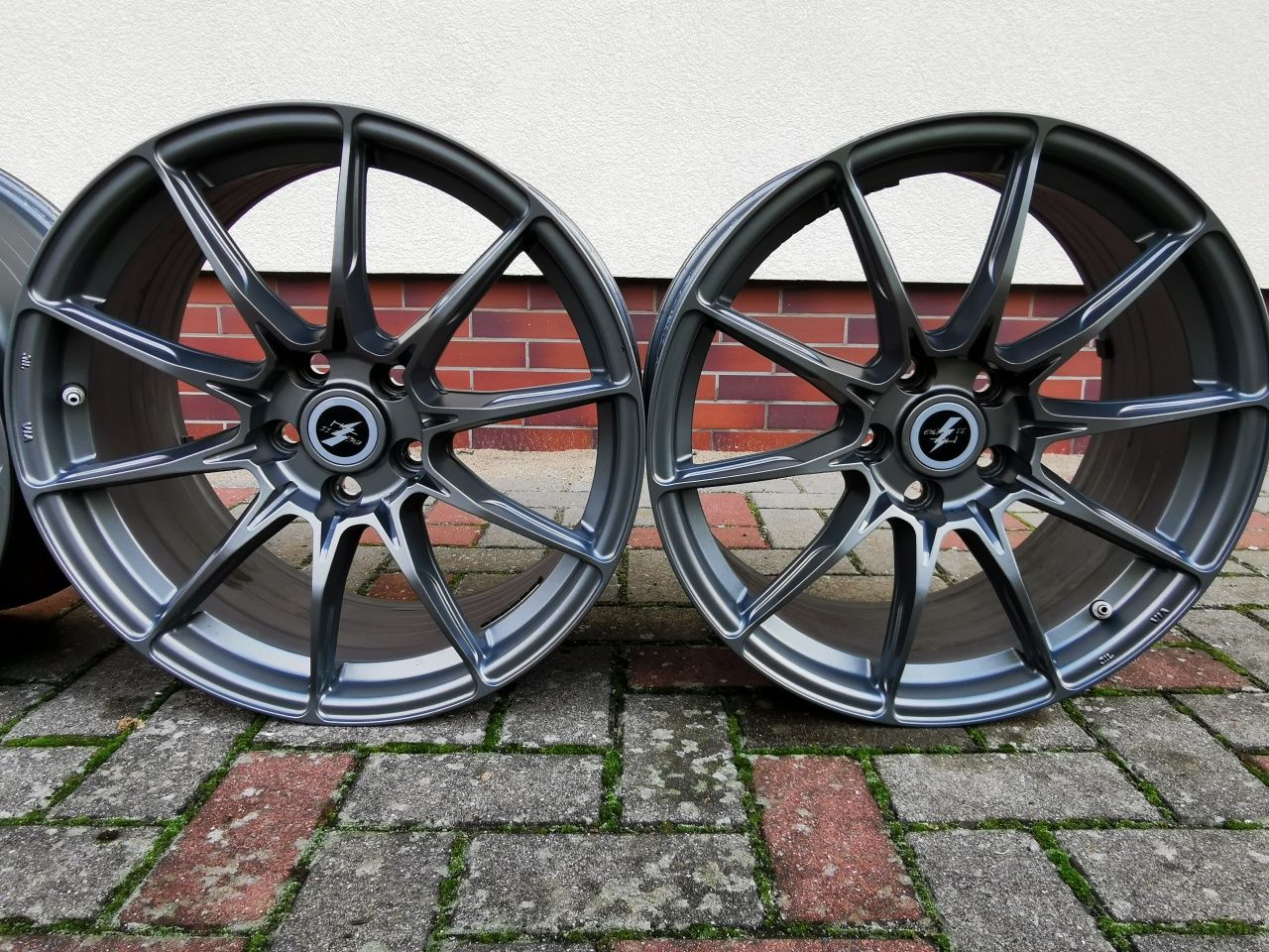 Felgi 18x8.5 5x114.3 ET35