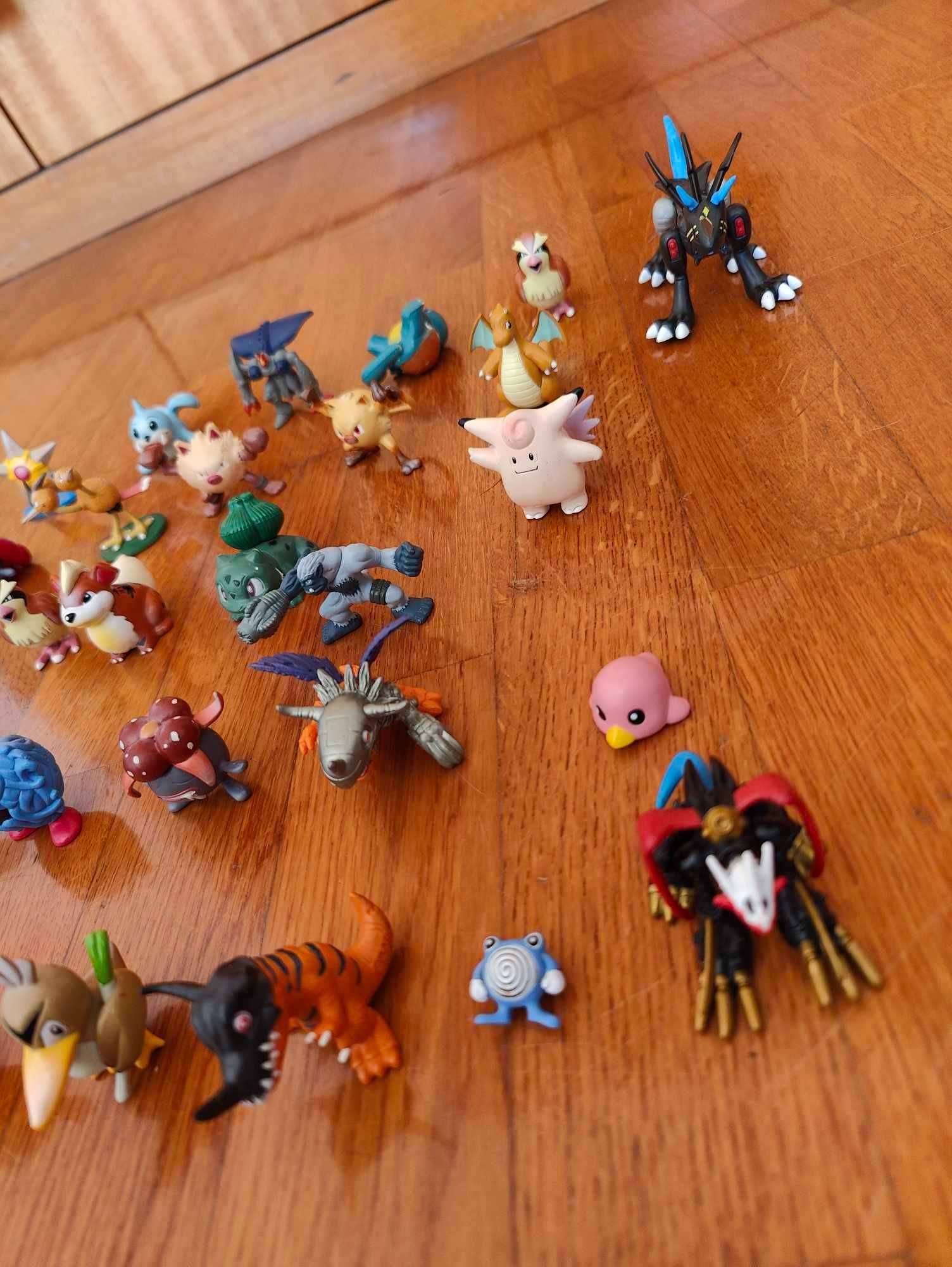 Bonecos Pokemon e Digimon bandai china vintage antigos figuras