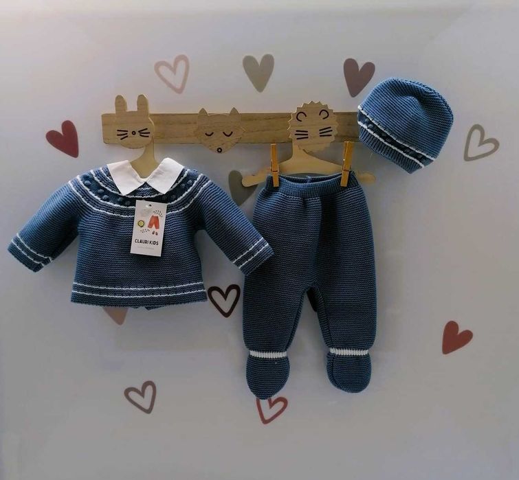 Conjunto 3 peças malha pompom azul cobalto (camisola , gorro e calças)