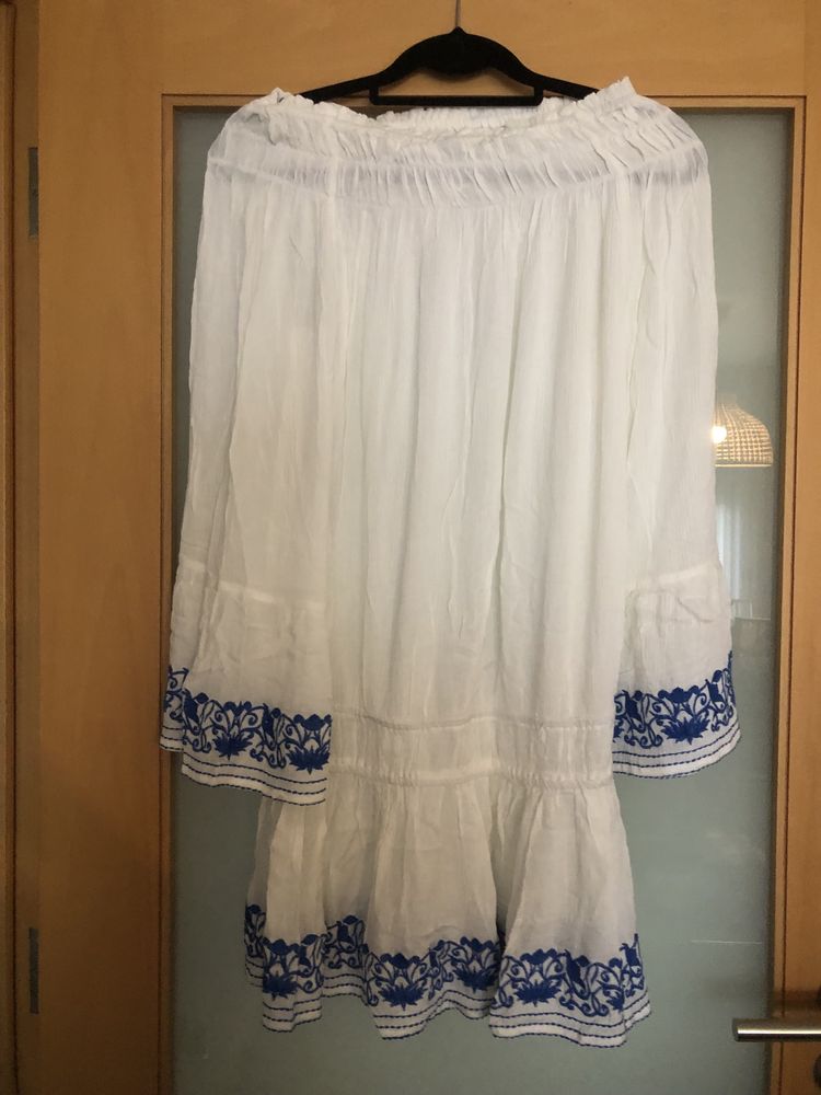 Tunica/vestido branco com bordado azul