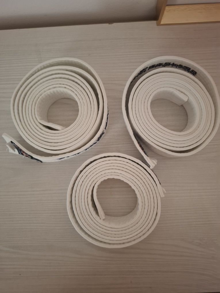 Biały pas do kimona karate kyokushin kai