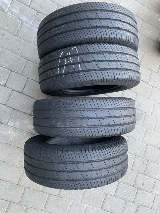 Продам комплект шин continental vanco 2  215-65-16 c
