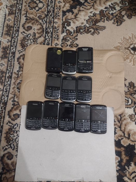 Лот телефонів Blackberry