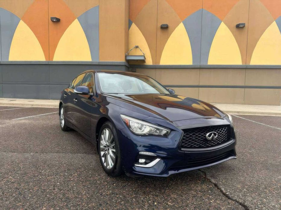 Infiniti Q50      2024