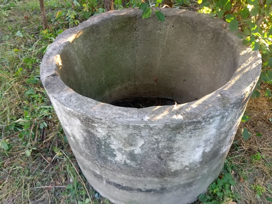 Кольцо бетонное стандартное б/у диаметром 1 м под септик или колодец