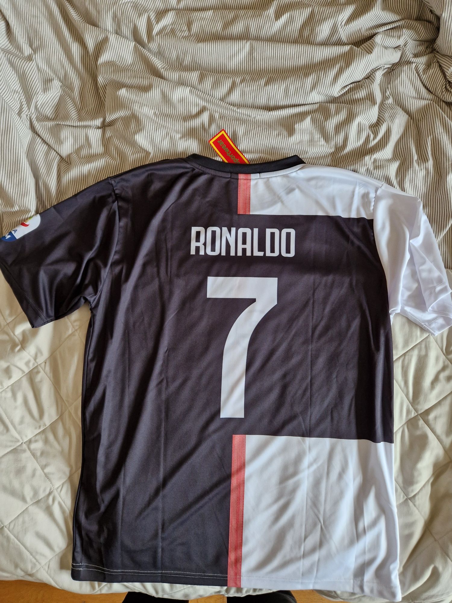 Camisola Juventus Ronaldo - tamanho M