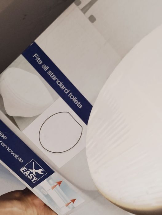 Wolnoopadajaca deska sedesowa, oryginalnie zapakowana