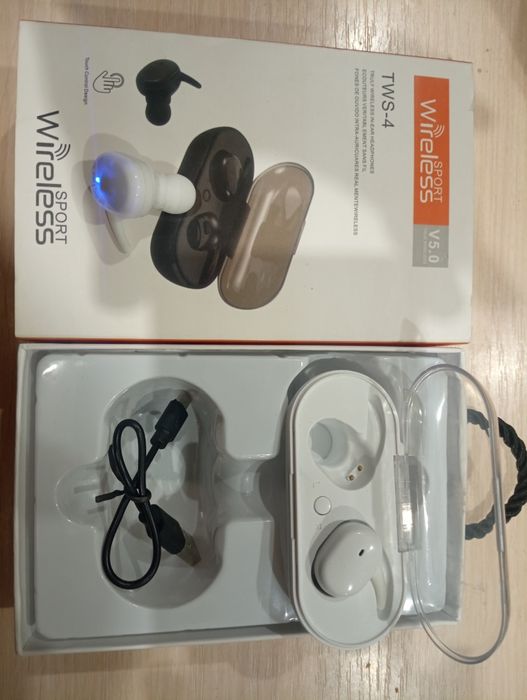 Безпровідні навушники блютуз