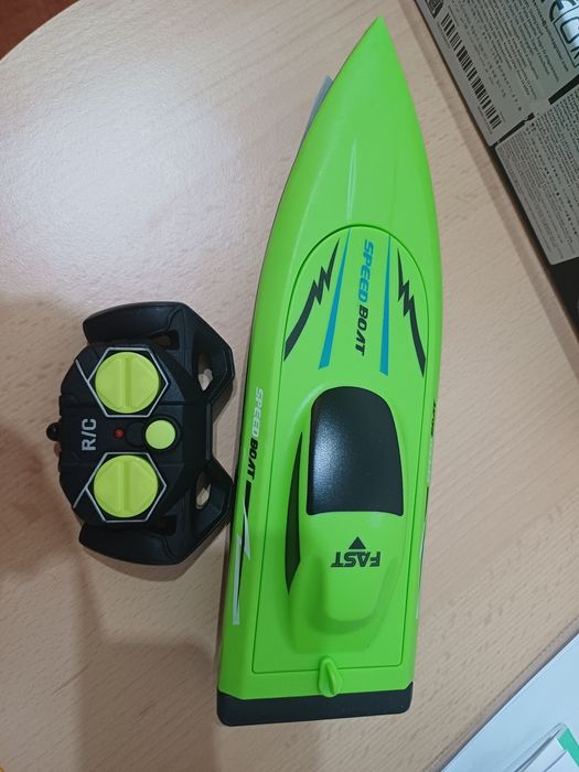 Barco telecomandado