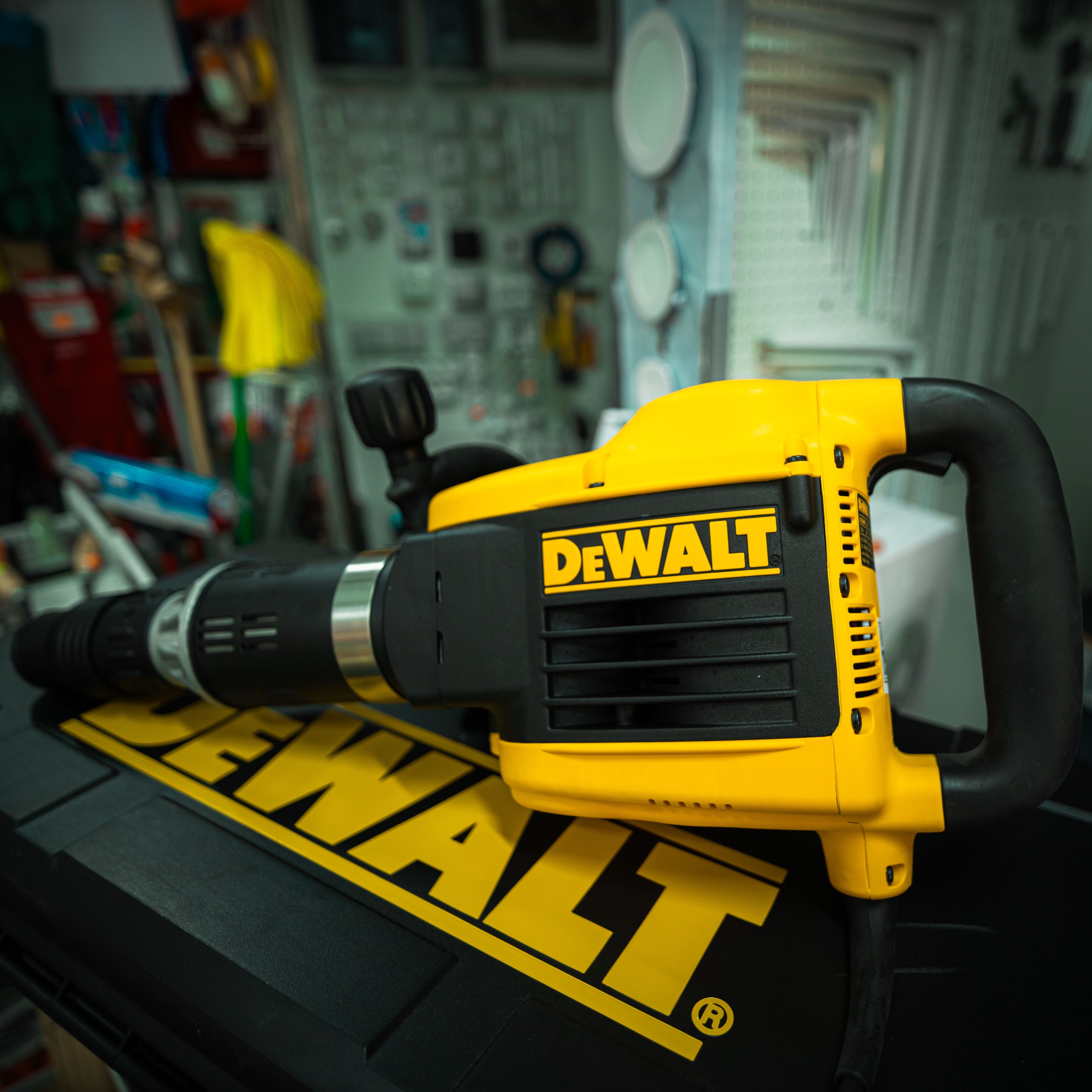Martelo Demolidor DeWALT D25899K - 1500W - *NOVO*
