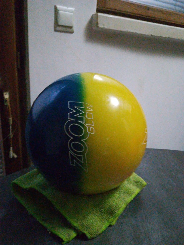 Kula do kręgli Zoom Glow Ebonite