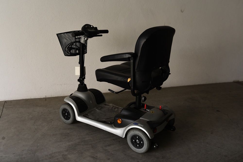 Cadeira de rodas / Scooter elétrica - Invacare Lynx