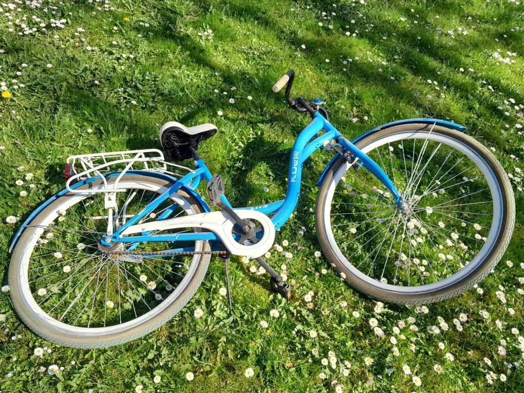 Niebieski rower damka