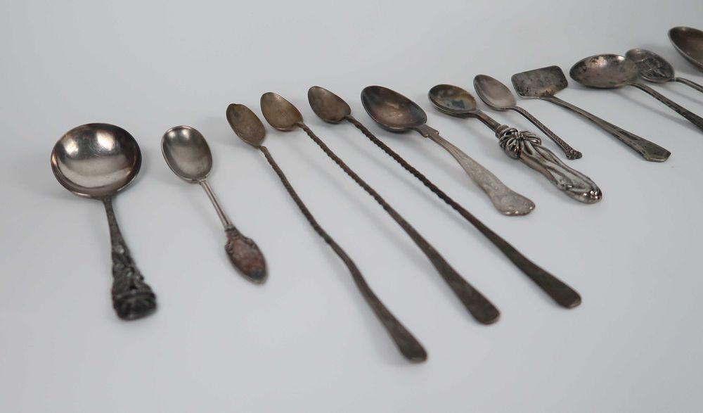 Conjunto de talheres antigos em metal/casquinhas