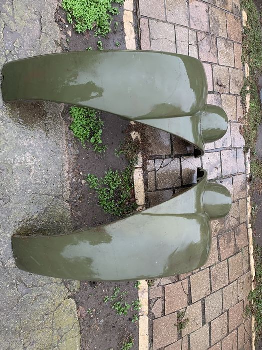 Два крила передніх ГАЗ 69