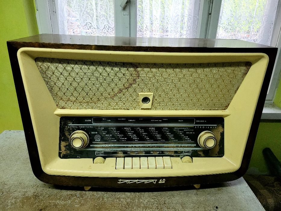 Zabytkowe retro Radio UNITRA ZRK Tatry 60 - Idealne do Renowacji!