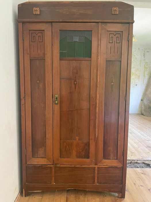 drewniana szafa odnowiona