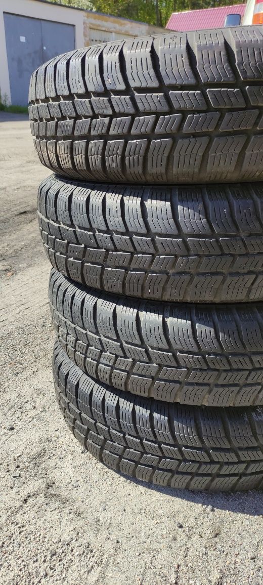 Opony zimowe z 2016r 6mm 155/80/13 Barum 7N