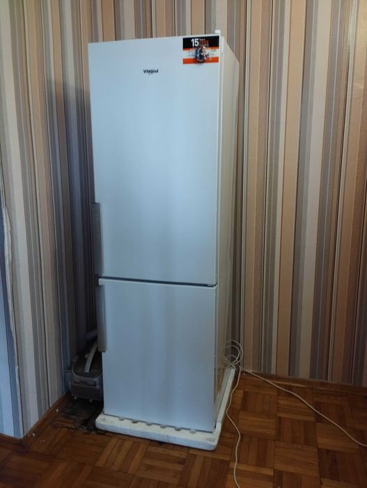 м.Позняки.Комната  под ключ  БЕЗ ХОЗЯЕВ  для  девушки  ул.Мишуги 7