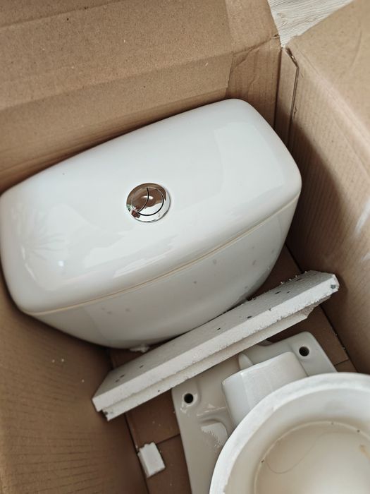 Kompakt WC oraz pompa rozdrabniacz