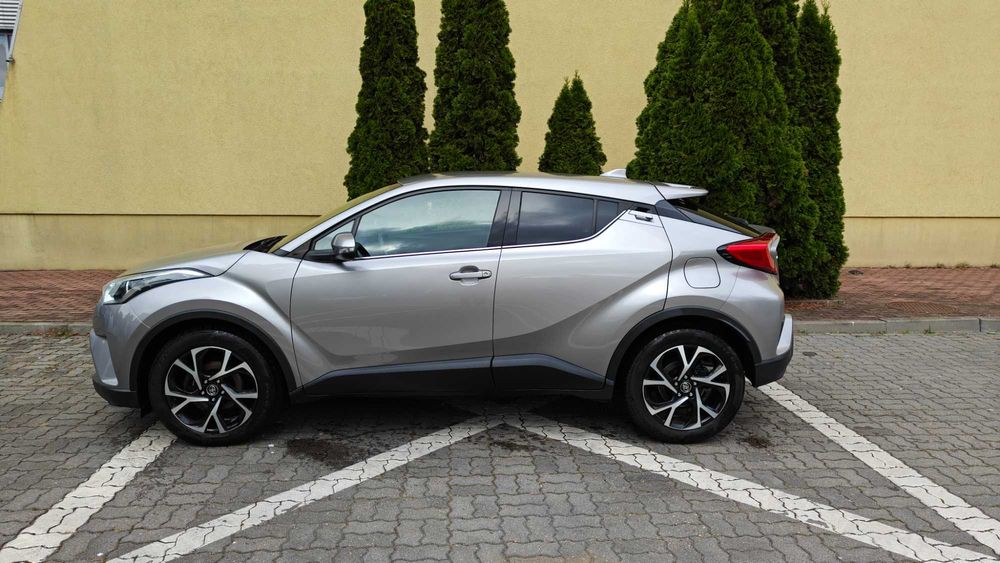 Toyota C-HR  2017 1.2 benzyna 116 km  Polski salon