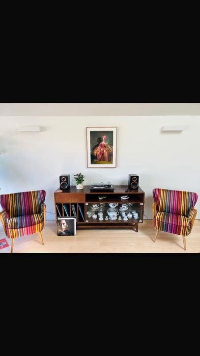 Aparador vitrina discos