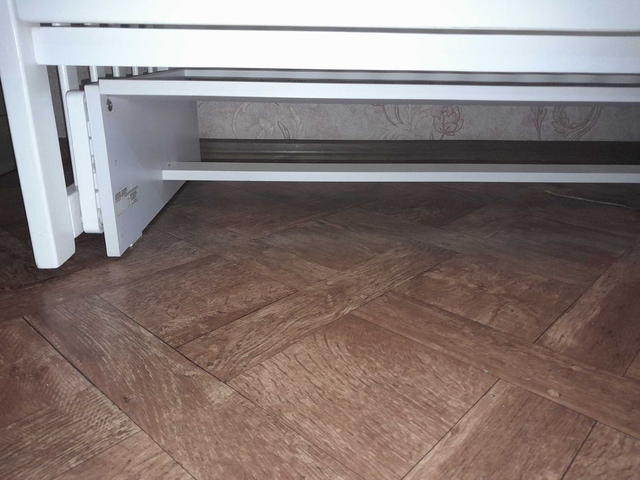 Дитячє ліжко з маятником