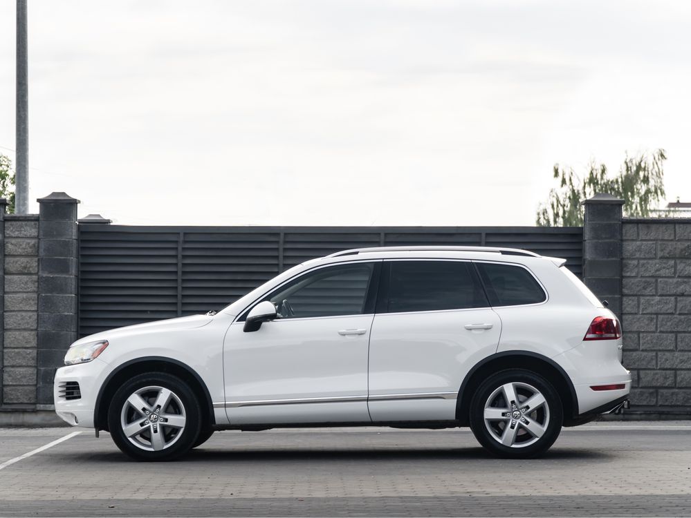 VW Touareg 2012 р 3.0диз.