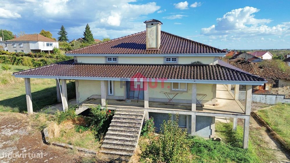 Moradia V4 c/ Piscina Bragança Oportunidade!!!