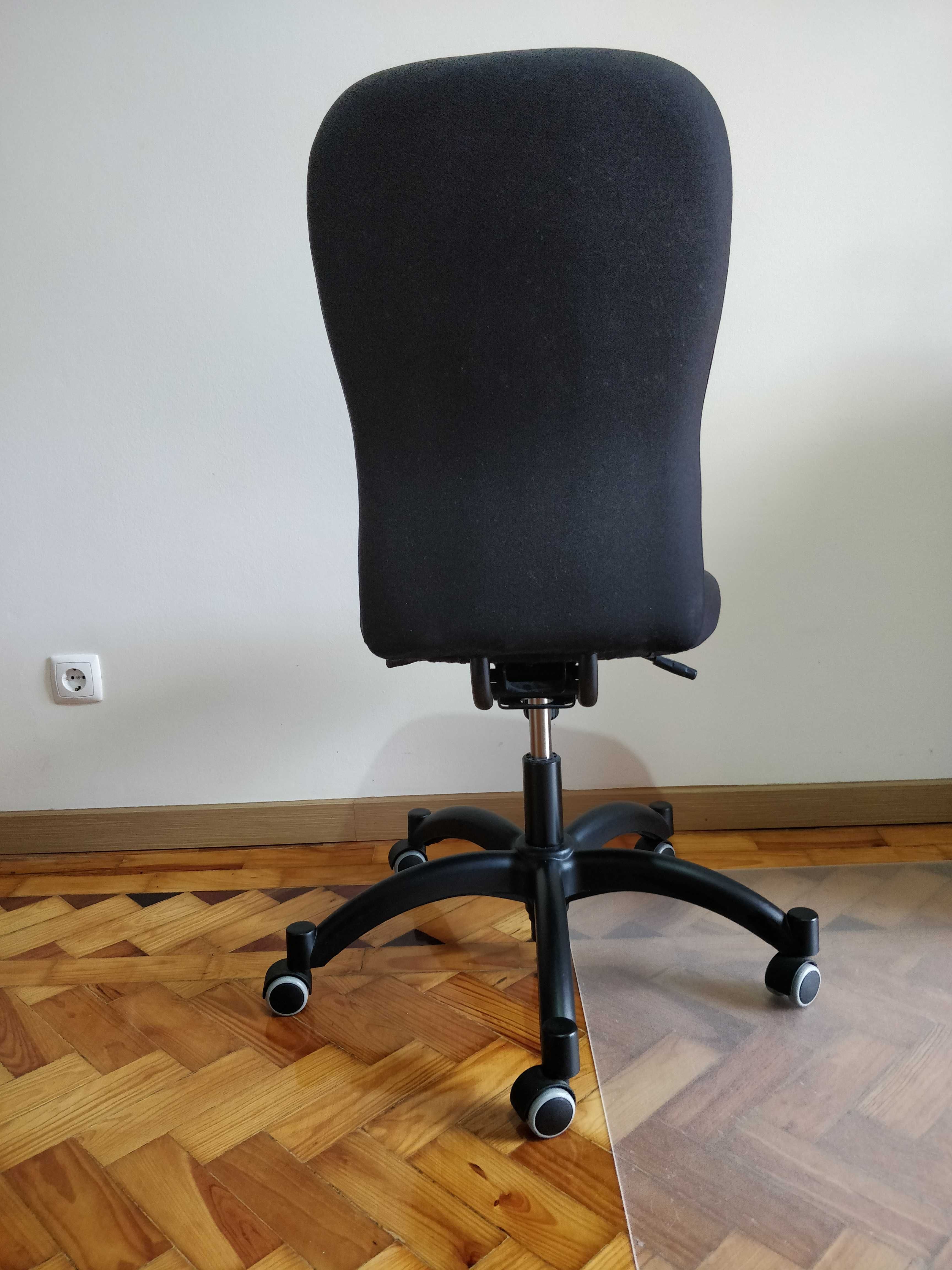 Cadeira escritório usada em bom estado