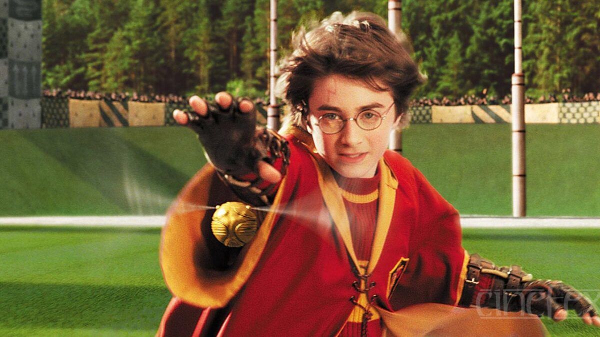 Значок золотой снитч Гарри Поттер значки harry potter Hogwarts school