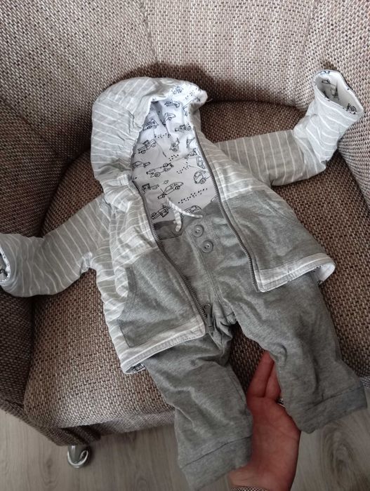 Komplet dresowy niemowlęcy 68