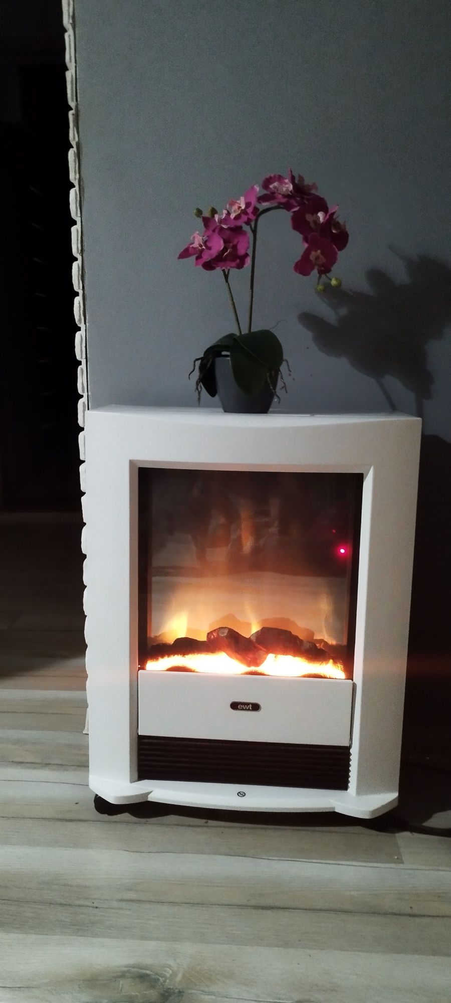 Kominek imitacja żywy ogien
