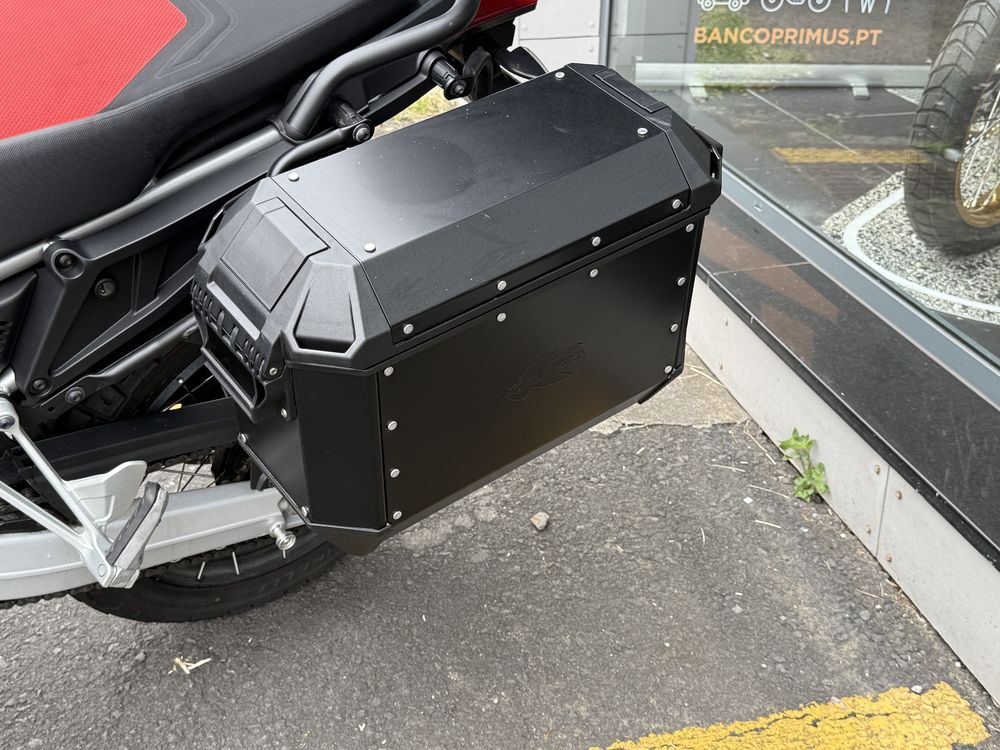 Aprilia tuareg 660