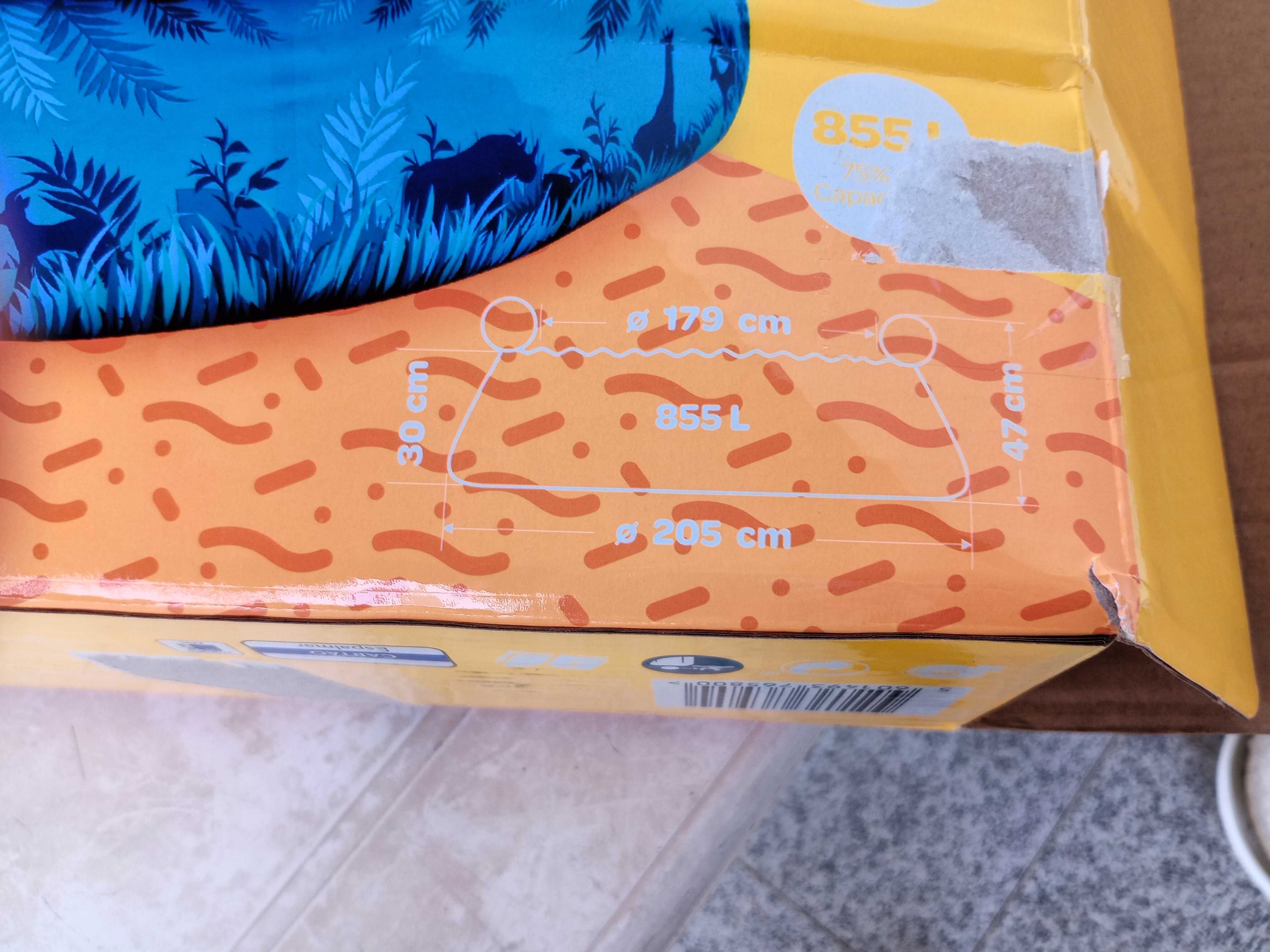Piscina nova para crianças