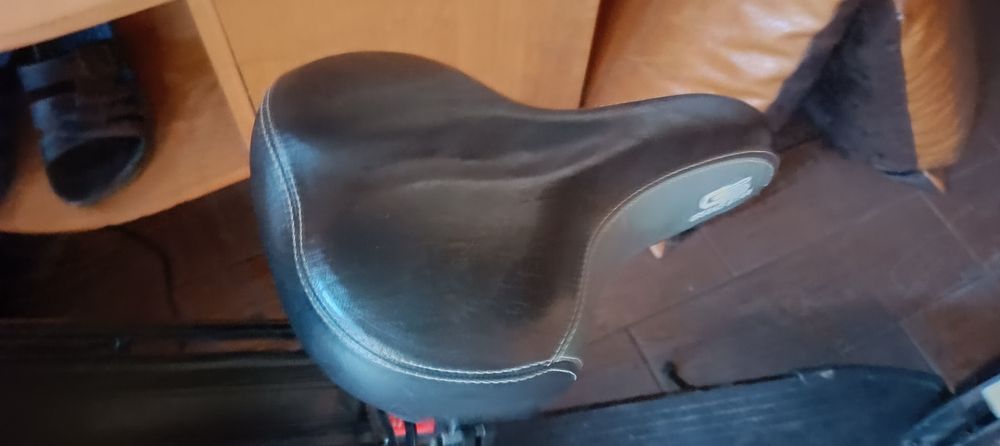 Електросамокат в гарному стані