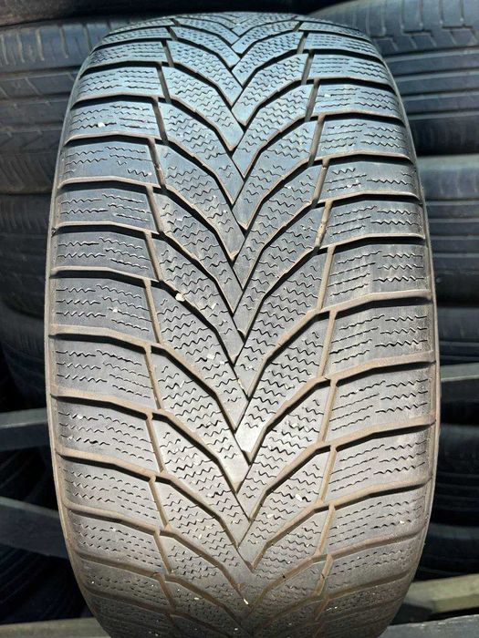 235/45 R17 Nexen пара зима