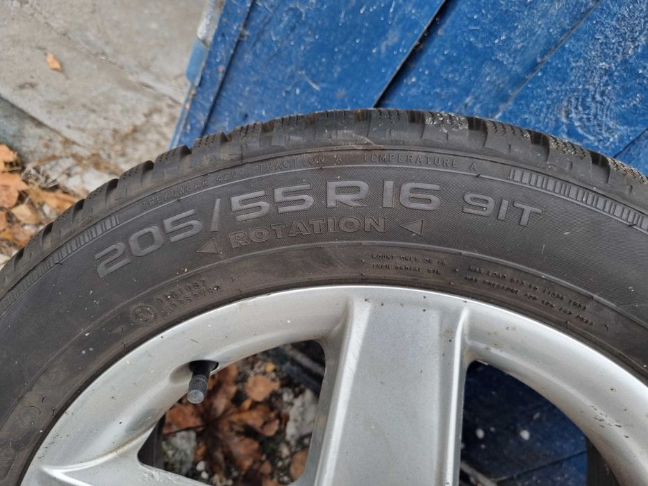 Koła / Felgi KBA45425 + opony zimowe Nokian WRD3 205/55R16 / BMW E36