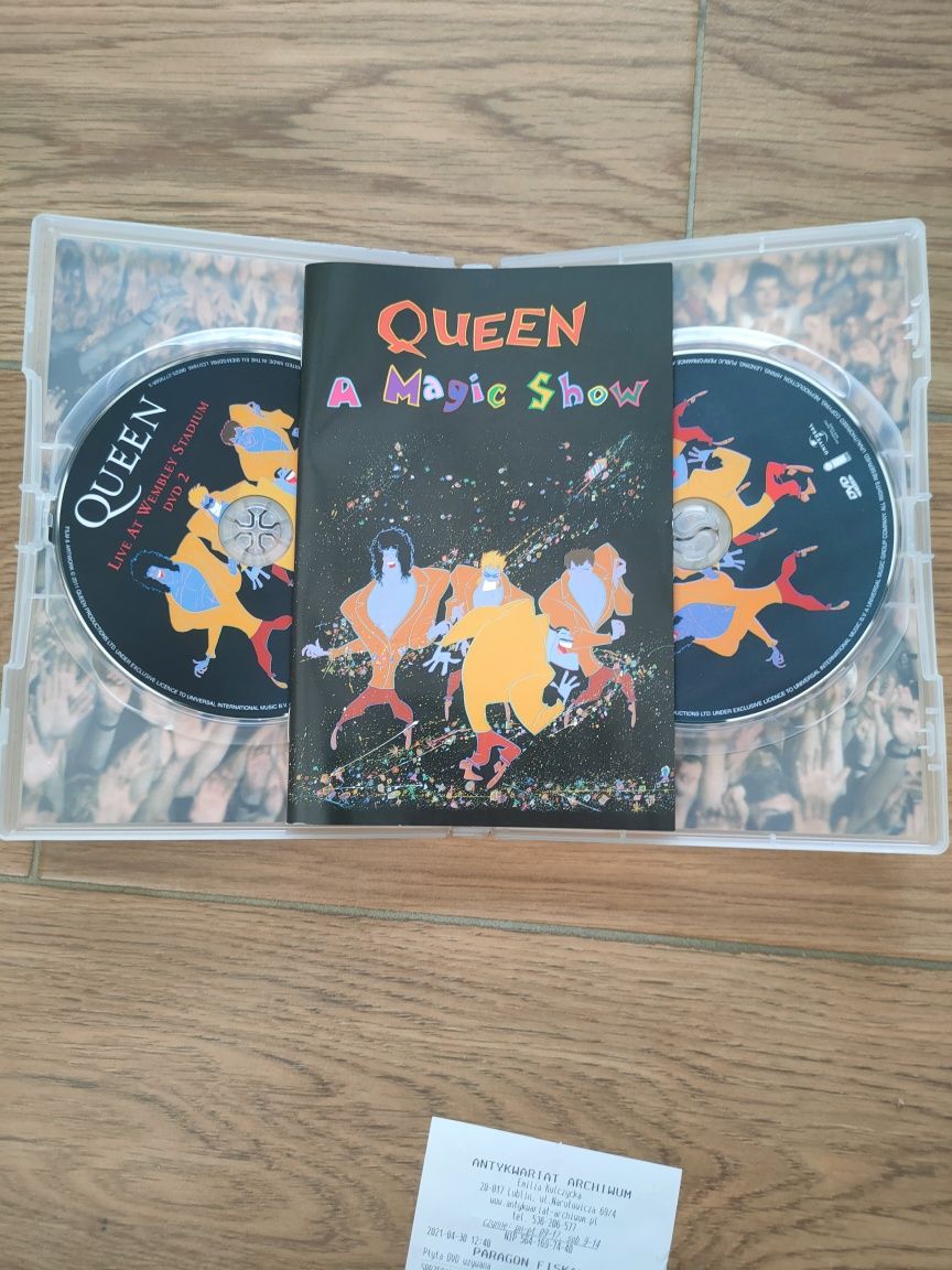 Queen live at Wembley stadium