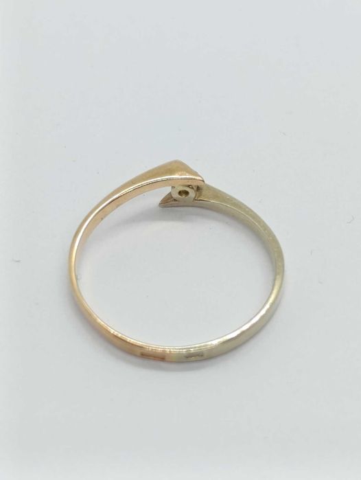 Золота каблучка з діамантом