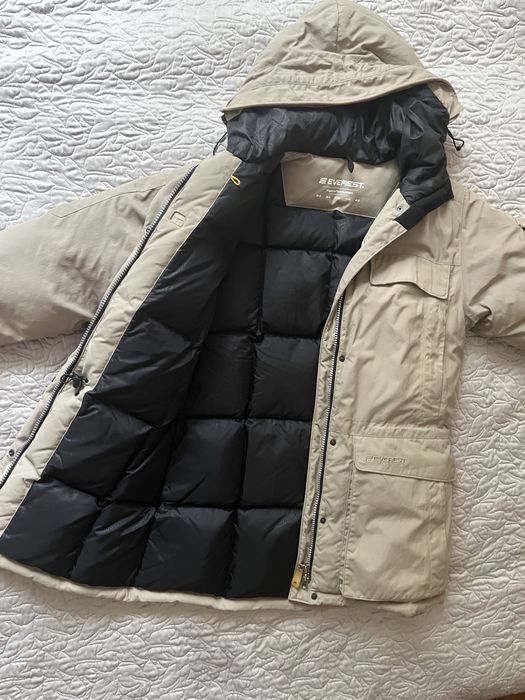 Унісекс пуховик Everest 40 розміру
