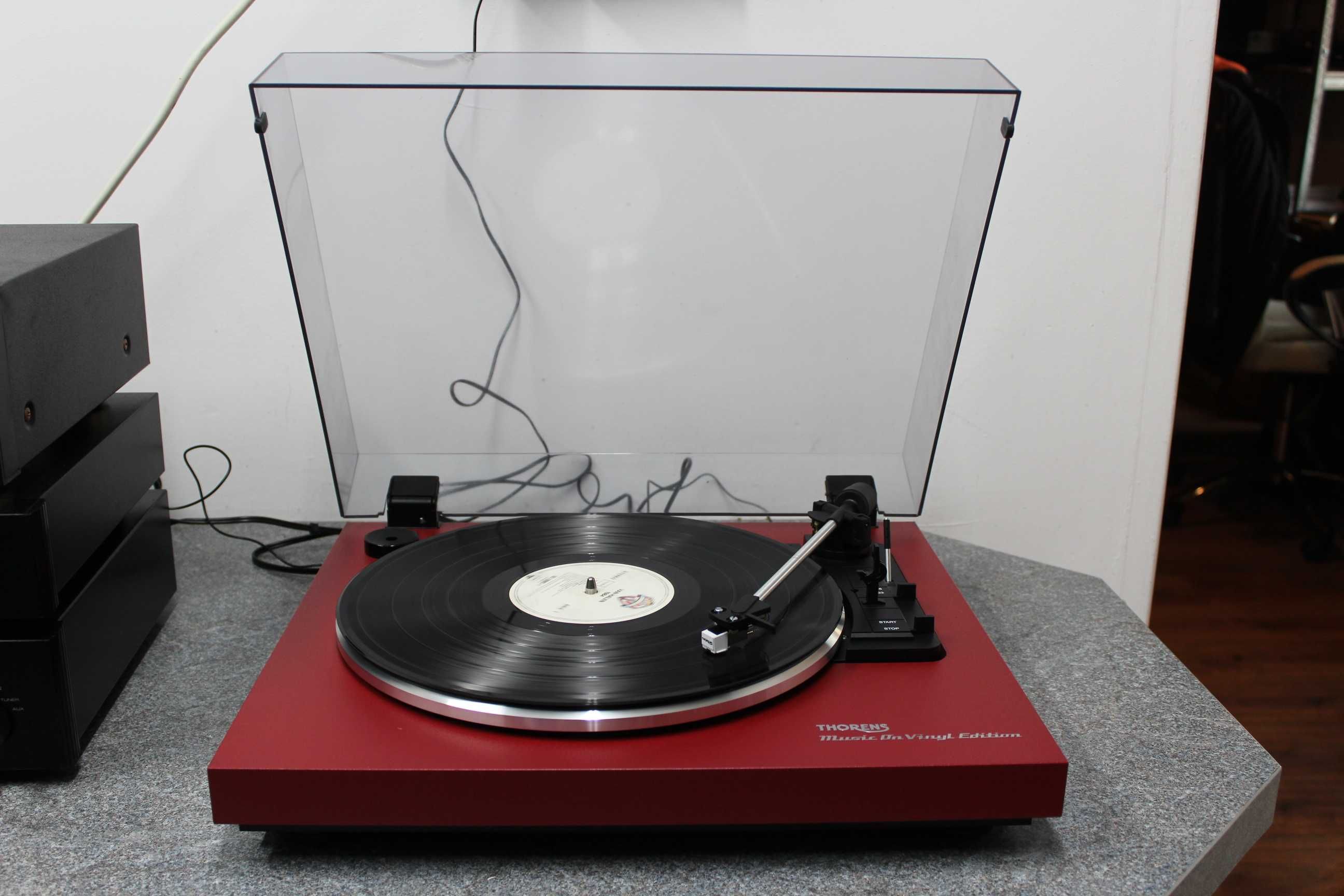 Gramofon Thorens - Music on Vinyl Edition